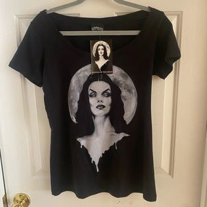 Vampira Tee 🧛‍♀️